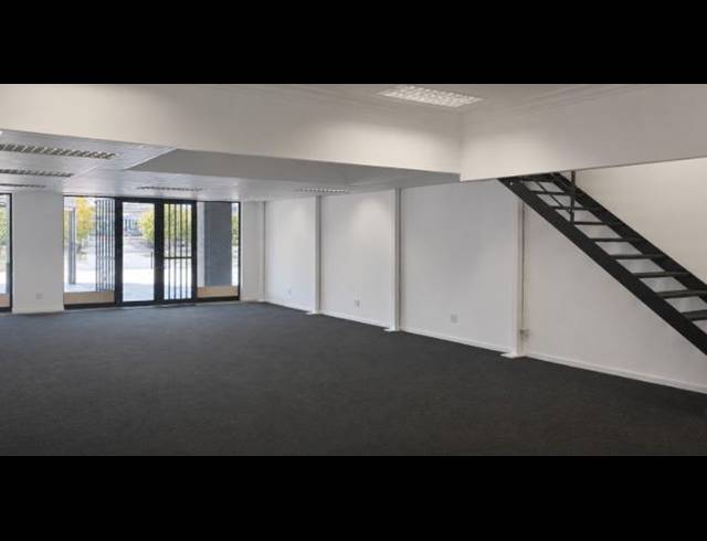 BUSINESS PROPERTY TO RENT IN BRYANSTON
